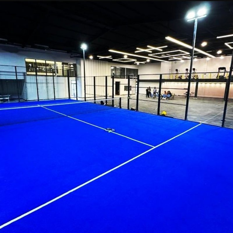Construire des ponts grâce au padel tennis : une étude de cas de la construction de notre terrain de padel en I
