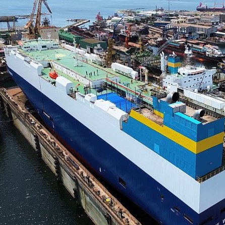 İstanbul Padel Kortu Yapımı - Sıradışı Bir Gemi Macerası