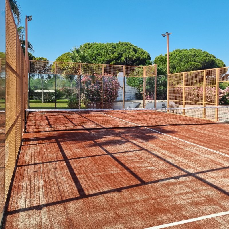 Antalya Özel Tasarım Padel Kortu Kurulumu