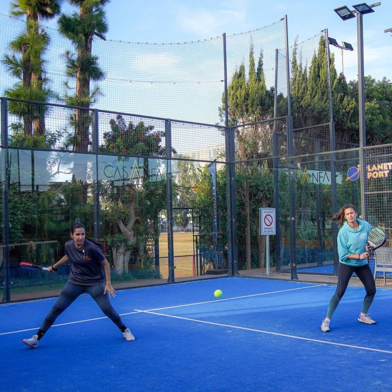 Klasik Padel Kortu