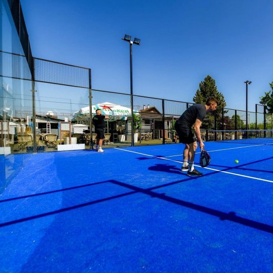 Klasik Padel Kortu