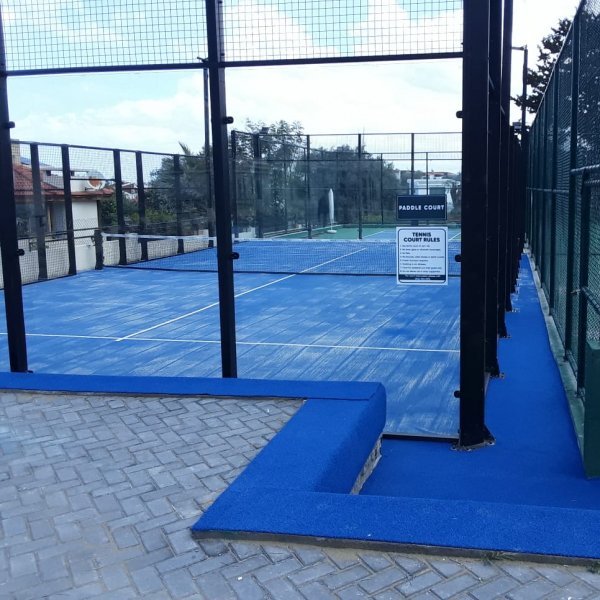 Klasik Padel Kortu